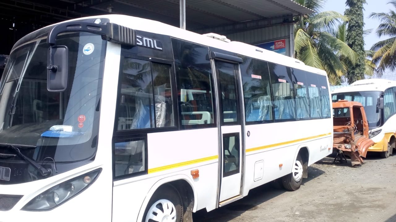 18-seater-on-rent-18-seater-sml-isuzu-luxury-executive-bus-on-hire-sml-mini-bus-on-rent-in-mumbai